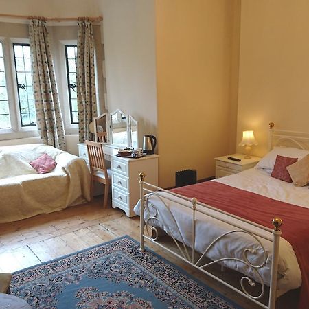 Cleeve House Bed & Breakfast Melksham Exterior photo