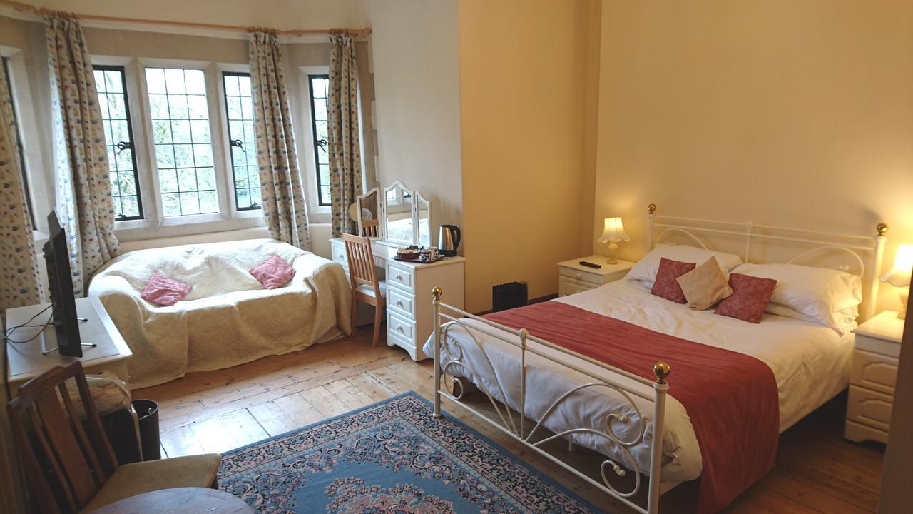 Cleeve House Bed & Breakfast Melksham Exterior photo