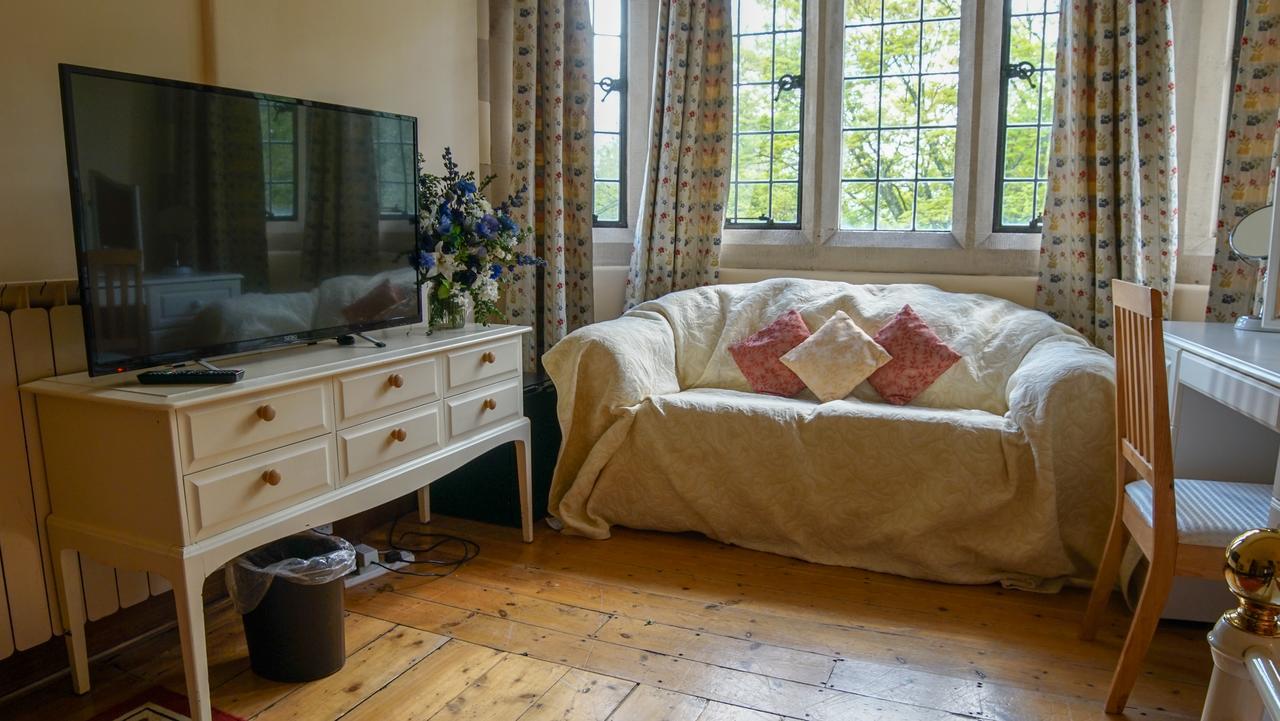 Cleeve House Bed & Breakfast Melksham Exterior photo