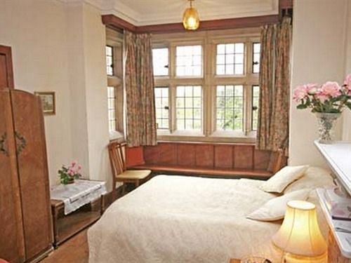 Cleeve House Bed & Breakfast Melksham Exterior photo