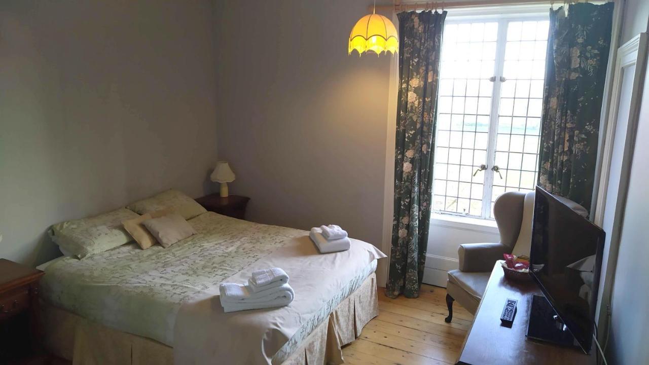 Cleeve House Bed & Breakfast Melksham Exterior photo